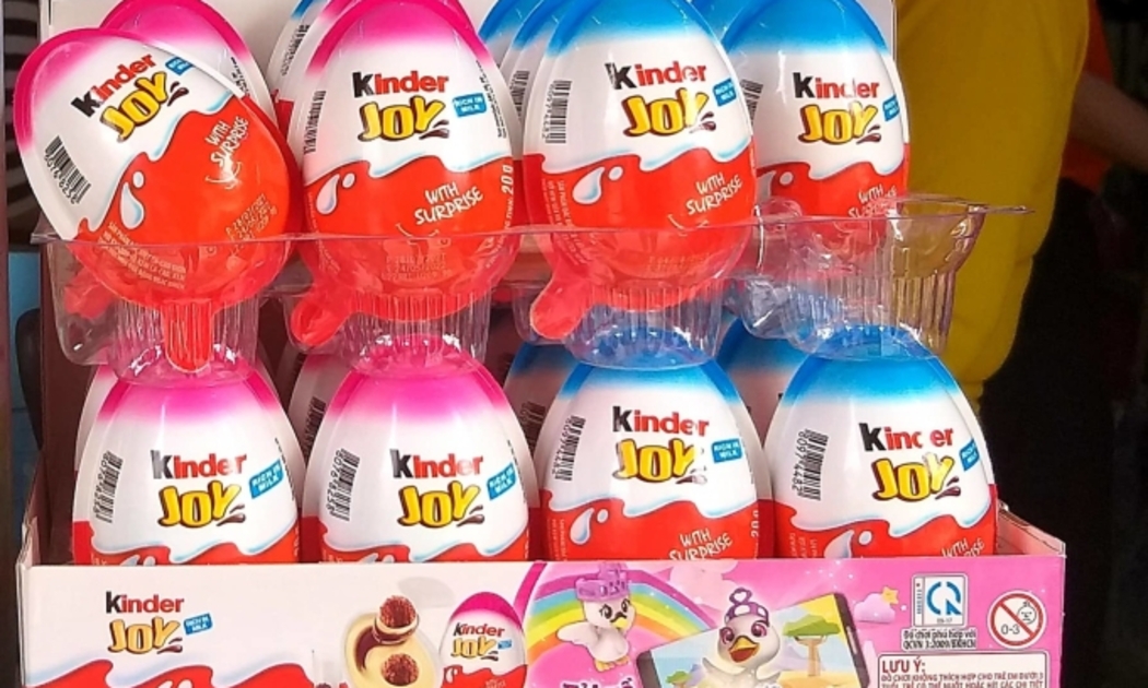 Kẹo trứng Kinder Joy đang được tiêu thụ rất phổ biến tại Việt Nam