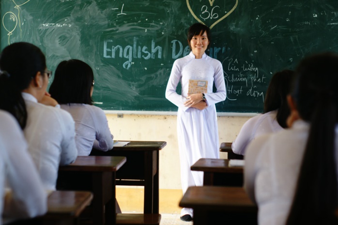 Chương tr&igrave;nh được thiết kế với sự đồng h&agrave;nh s&acirc;u s&aacute;t giữa gia đ&igrave;nh, nh&agrave; trường, thầy c&ocirc;, ch&iacute;nh quyền địa phương để mang đến những sự hỗ trợ thiết thực nhất cho c&aacute;c em nữ sinh.