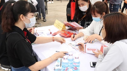 Enterprises still struggling to recruit workers