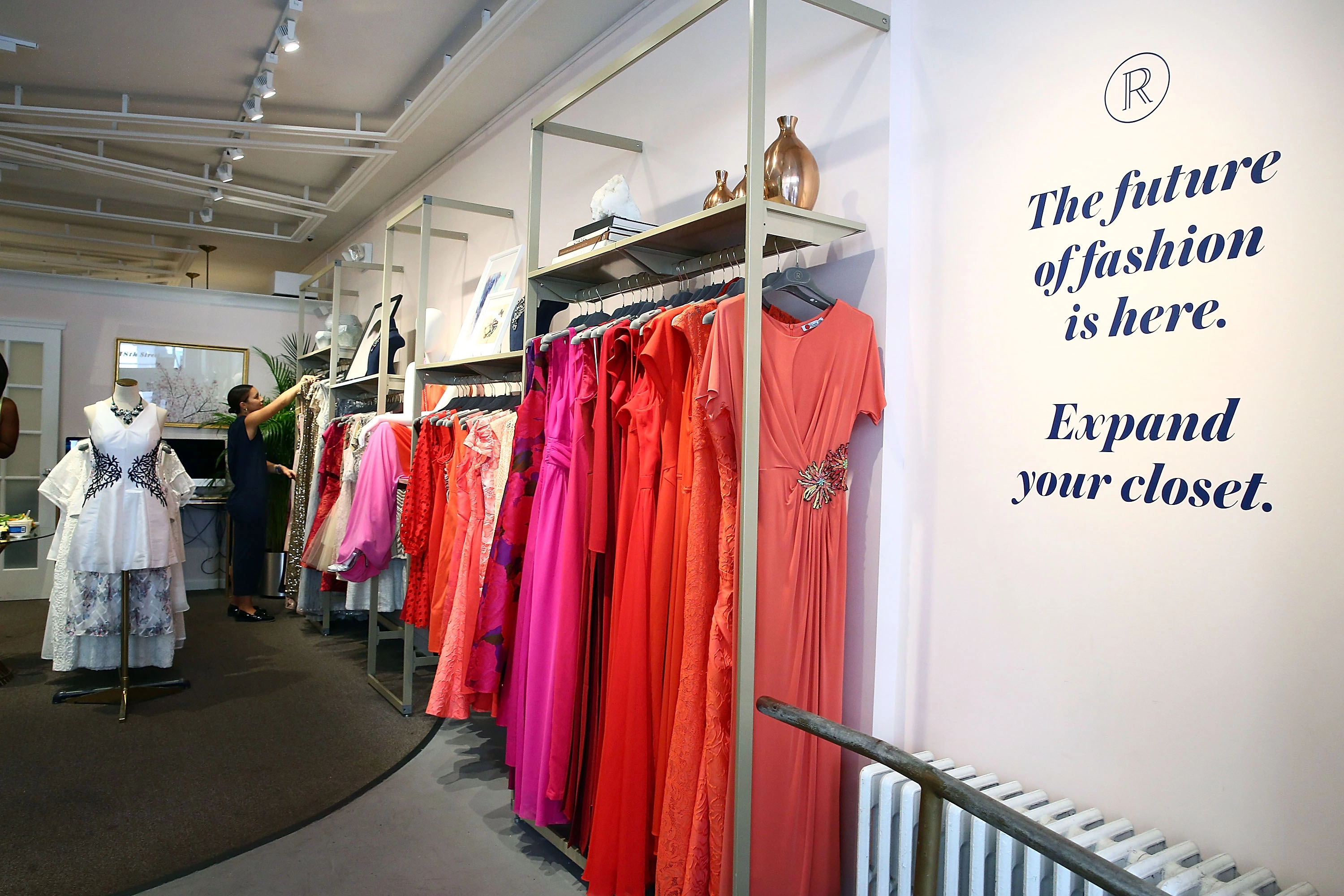 Cho thu&ecirc; đồ thời trang l&agrave; một xu hướng kinh doanh đang ng&agrave;y c&agrave;ng nổi tr&ecirc;n thị trường hiện nay.