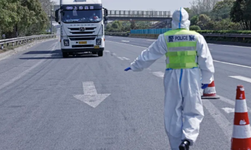 Mặc phong toả, GDP quý 1 Trung Quốc tăng mạnh hơn dự báo