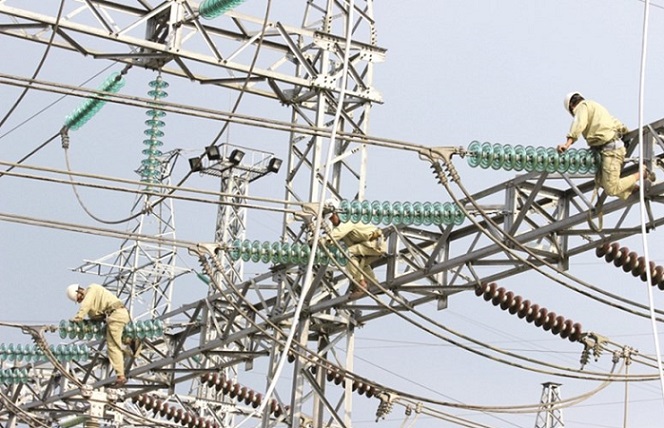 Cần cho ph&eacute;p tư nh&acirc;n tham gia v&agrave;o x&acirc;y dựng lưới điện truyền tải.