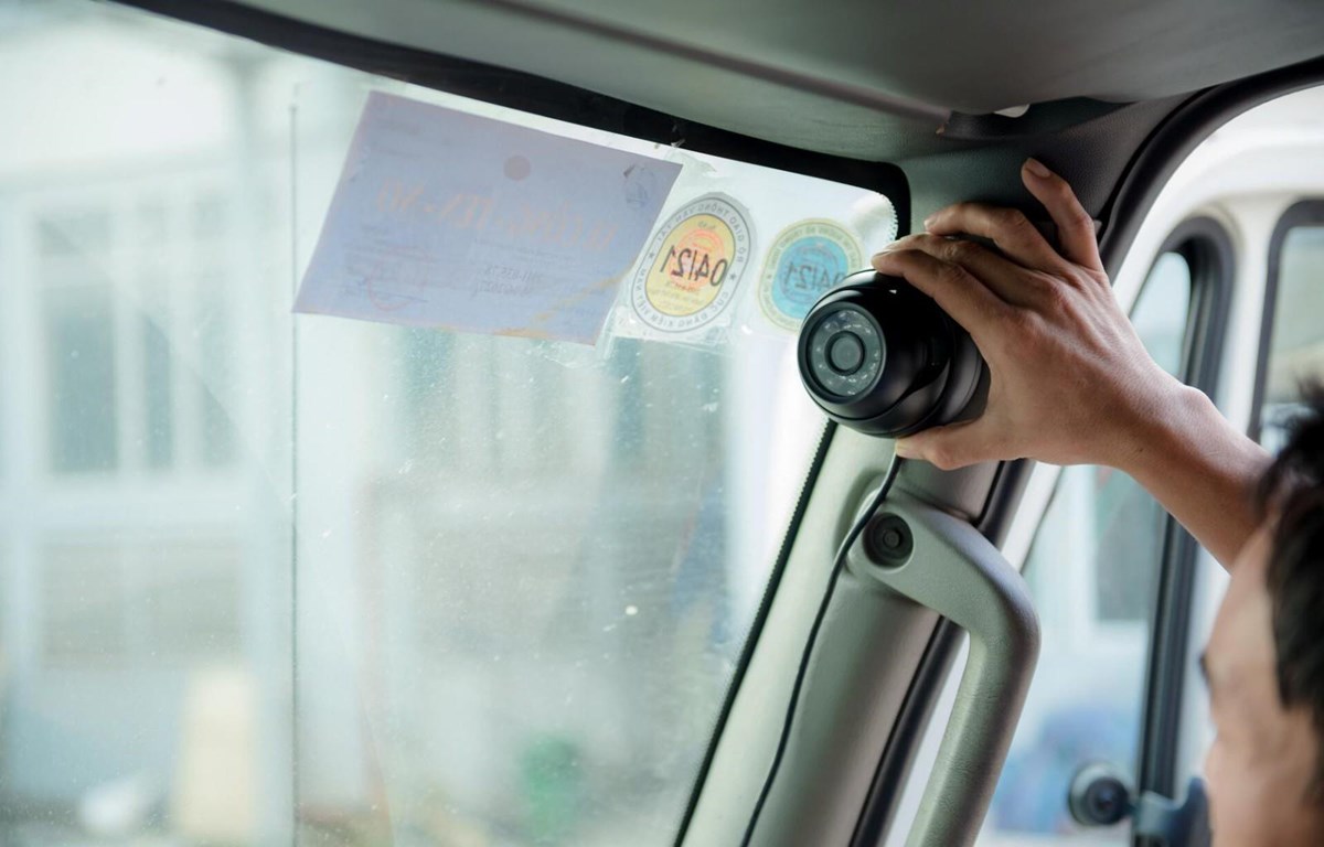 Không lắp camera hành trình bị phạt nặng, nhưng nhiều doanh nghiệp vẫn không thực hiện theo quy định.