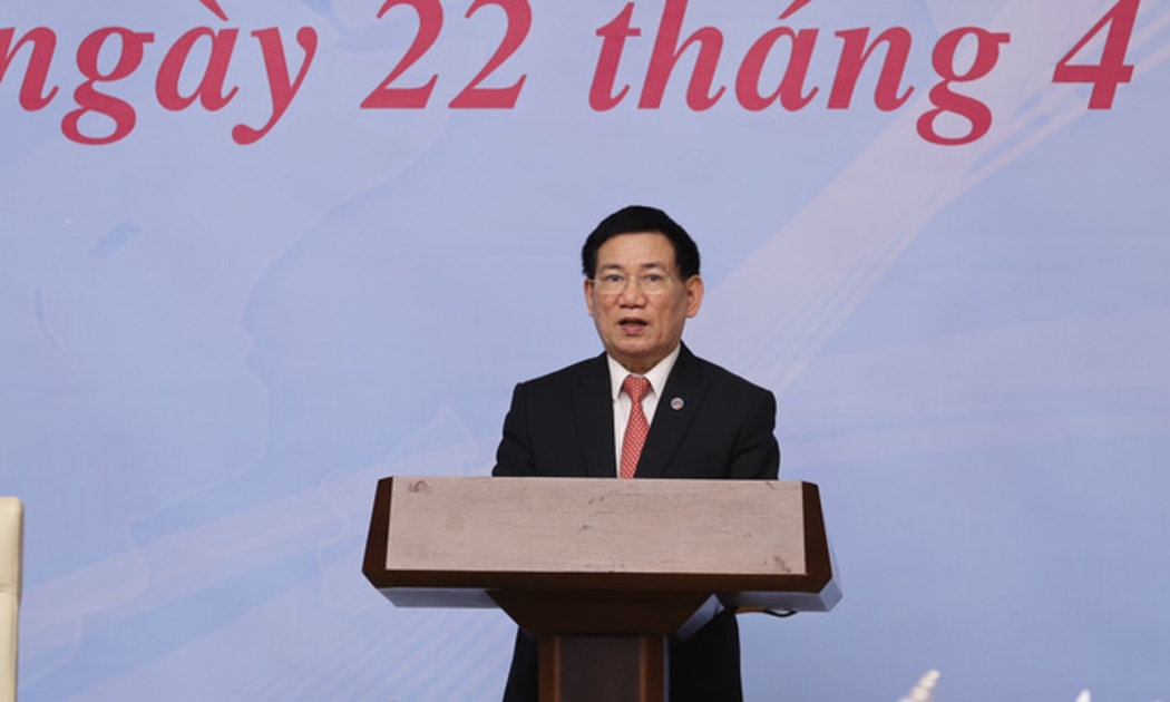 Bộ trưởng Bộ Tài chính Hồ Đức Phớc chỉ rõ những rủi ro tiềm ẩn trên thị trường chứng khoán, thị trường trái phiếu thời gian gầy đây.