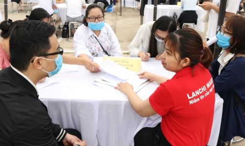 Thị trường lao động khởi sắc, doanh nghiệp tăng tốc tuyển dụng