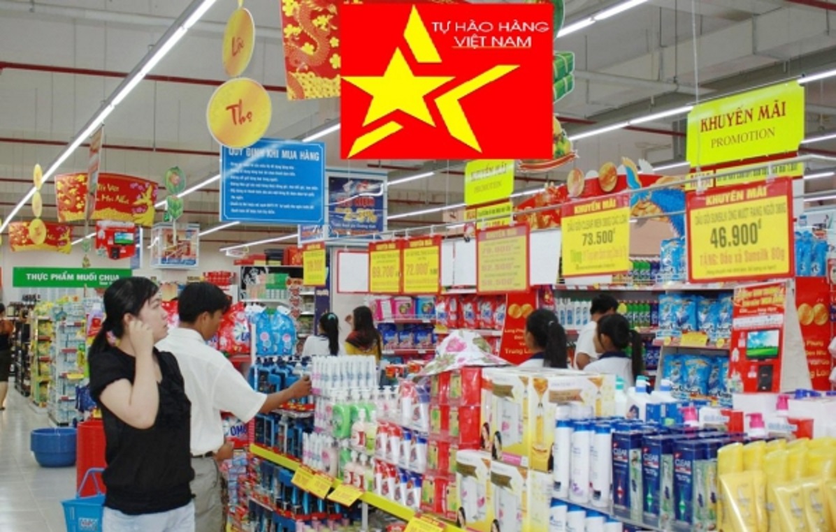 Hàng Việt trên kệ hệ thống phân phối.