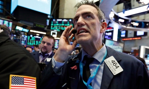 Dow Jones “bay” gần 1.000 điểm, giá dầu lao dốc vì nỗi lo tăng trưởng