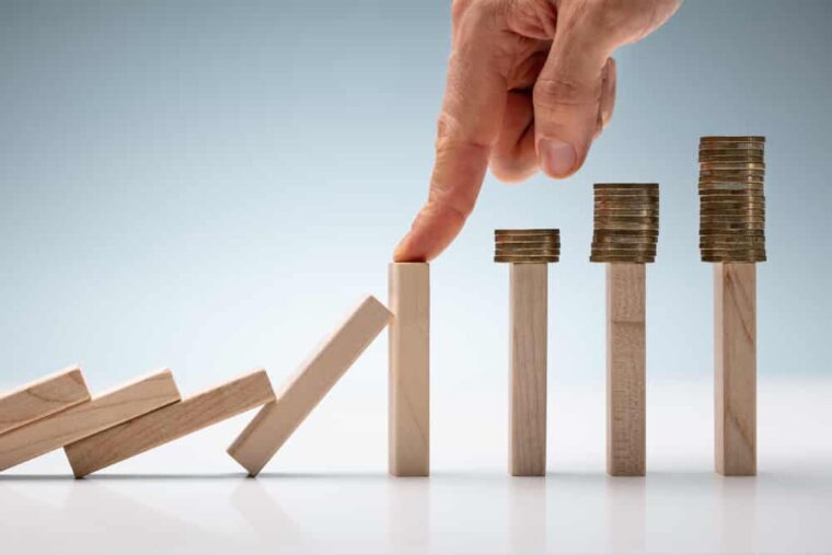 Những đổ vỡ trên thị trường trái phiếu không những gây thiệt hại tiền cho nhà đầu tư mà còn ảnh hưởng đến sự an toàn của thị trường tài chính.