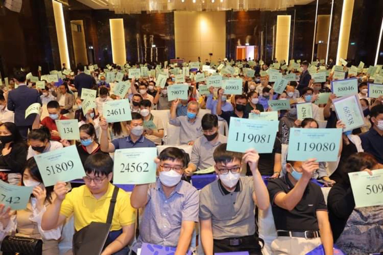 Cổ đông dự Đại hội cổ đông thường niên 2022 của Ngân hàng TMCP Quân đội.