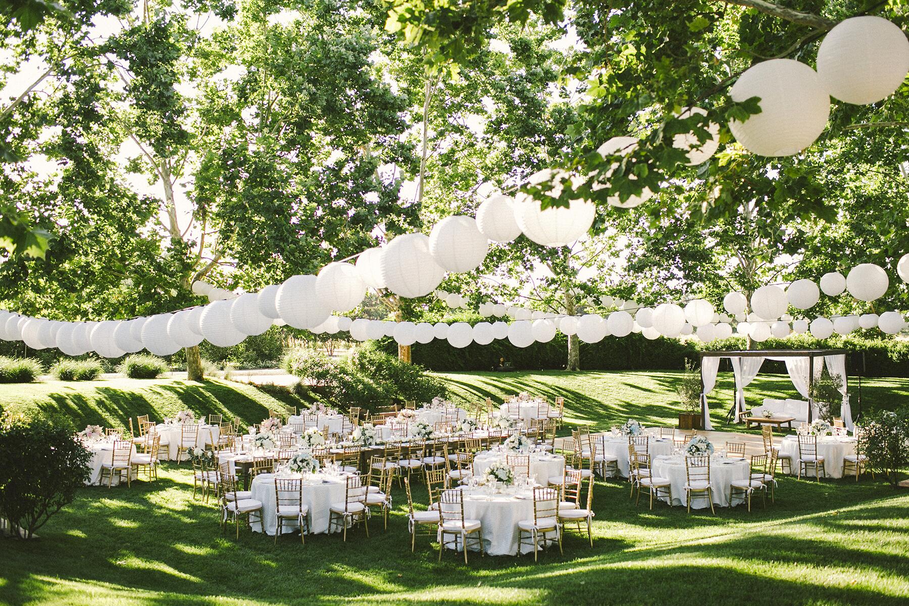 Năm nay, sự kiện cưới đang trở lại, thậm ch&iacute; c&ograve;n s&ocirc;i động hơn so với trước đại dịch.