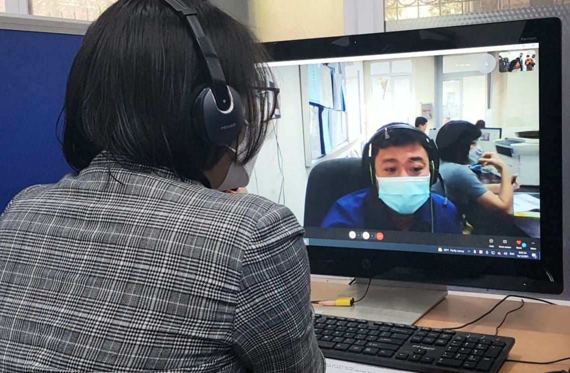 Doanh nghiệp tìm đến các phiên việc làm online kết nối liên tỉnh để tuyển lao động. Ảnh - Nhật Dương. 