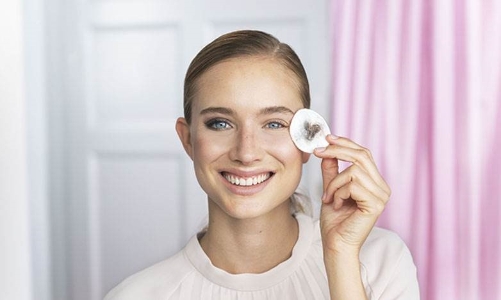 Bí quyết chăm sóc da nhạy cảm vùng mắt