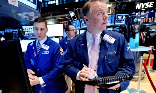 Dow Jones “lội ngược dòng” ngoạn mục, giá dầu sụt 4% vì nỗi lo Covid ở Trung Quốc