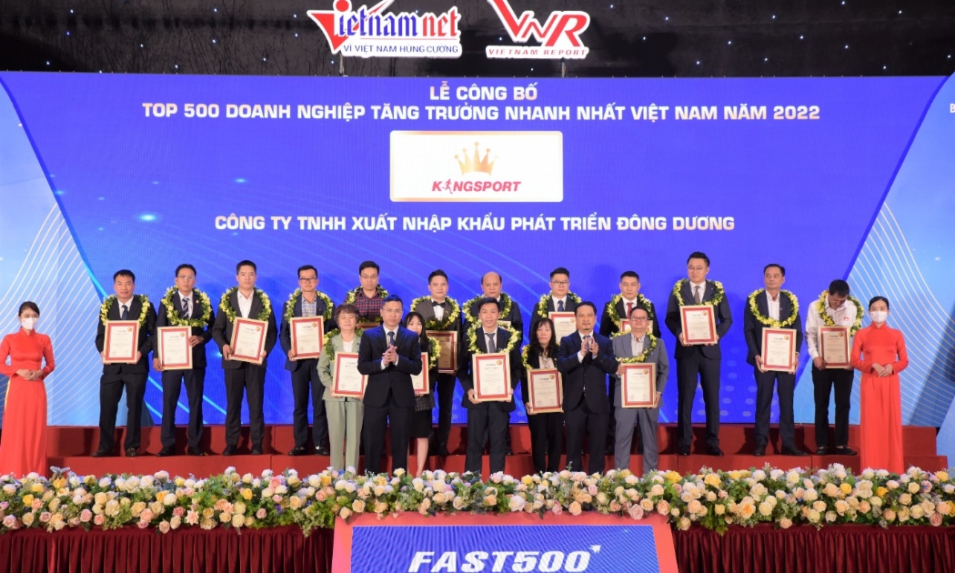 Buổi lễ công bố bảng xếp hạng FAST500 - Top 500 doanh nghiệp tăng trưởng nhanh nhất Việt Nam năm 2022.