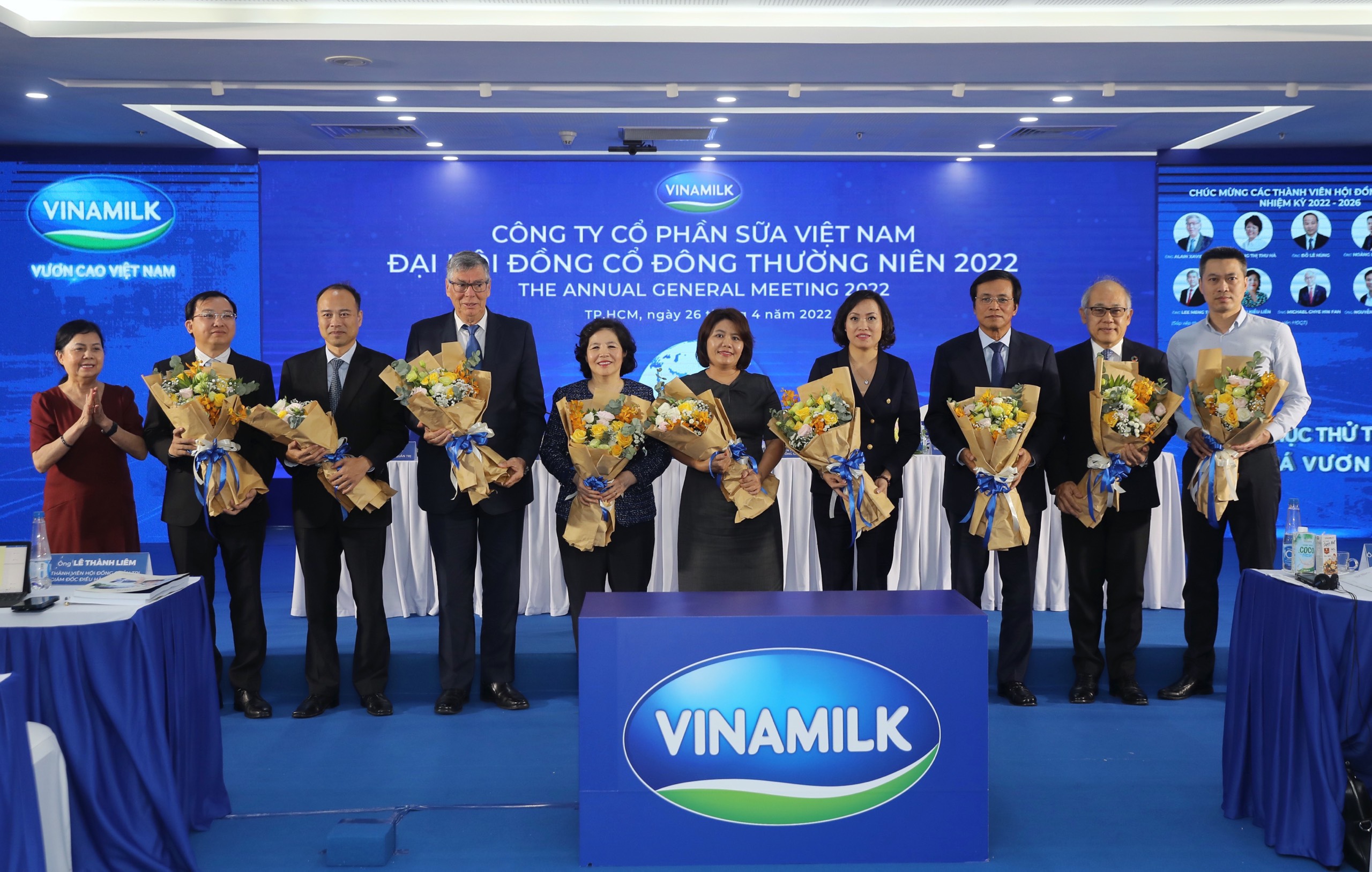 Các thành viên Hội đồng Quản trị mới của Vinamilk nhiệm kỳ 2022 - 2026.