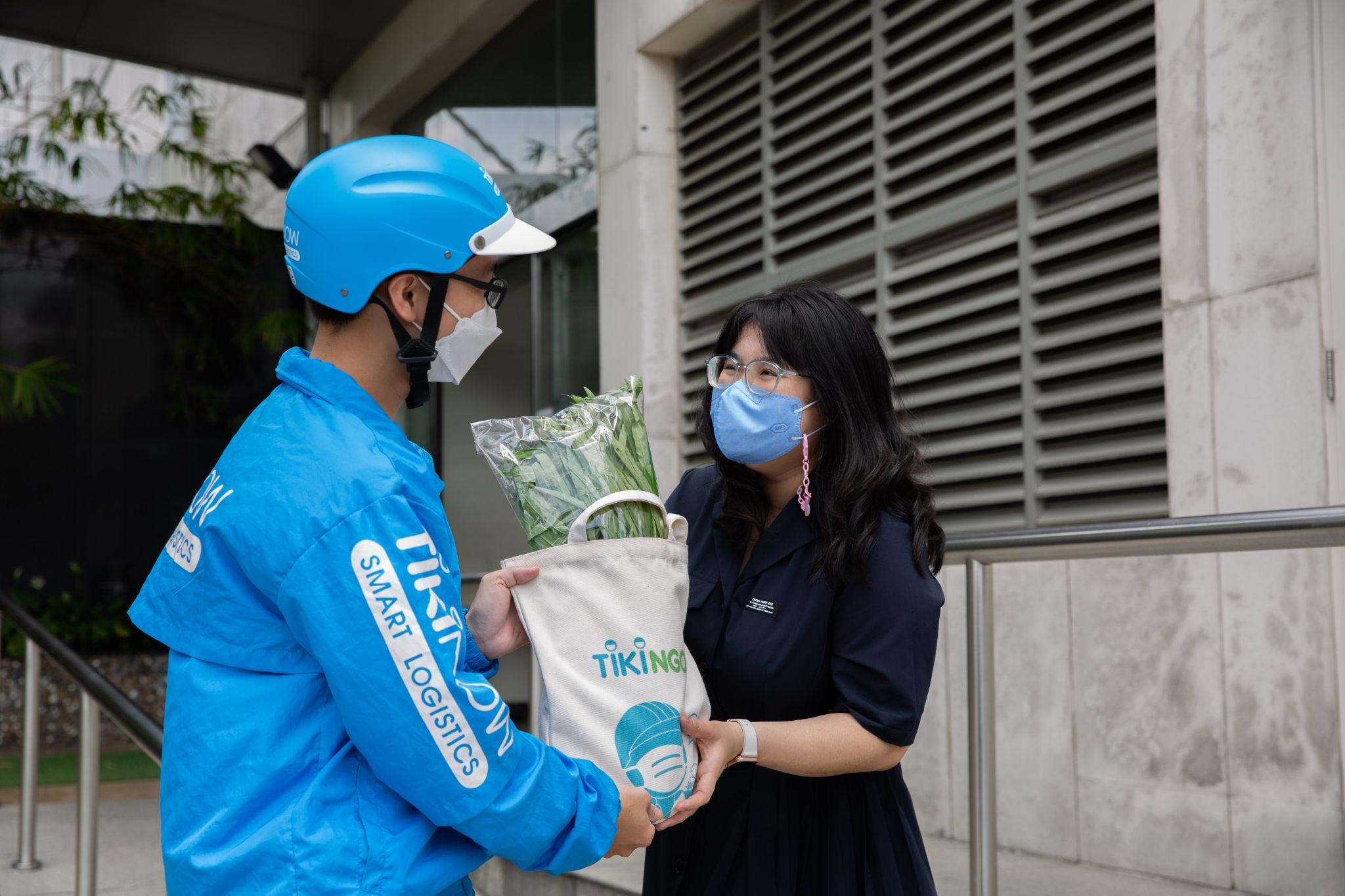 TikiNGON mang đến trải nghiệm mua thực phẩm online nhanh chóng, tiện lợi cho người tiêu dùng, đặc biệt gây ấn tượng với dịch vụ giao nhanh nội thành trong 1 giờ đồng hồ.