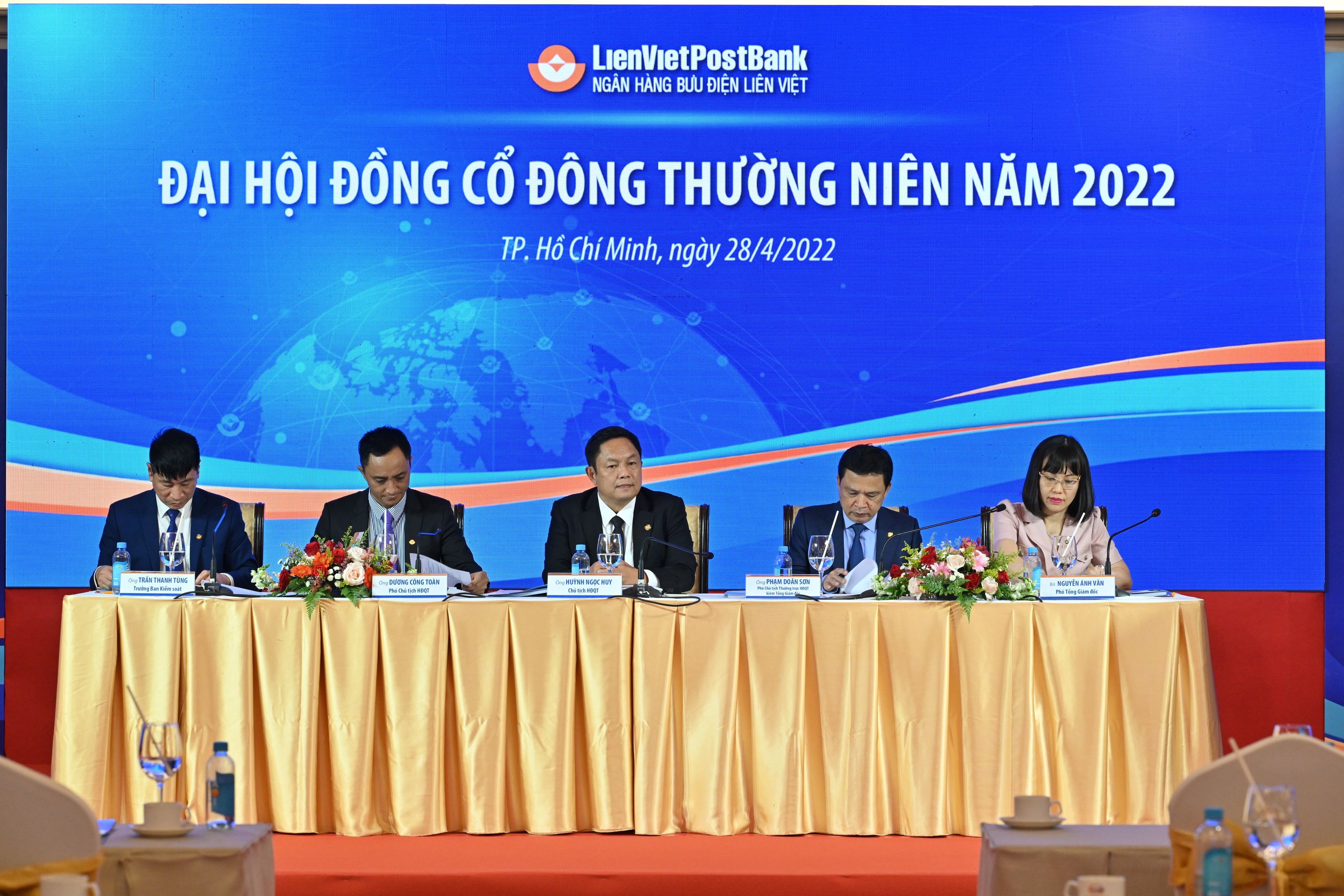 Lãi trước thuế năm 2022 của LienVietPostBank tăng trưởng khá cao 32% so năm 2021, ở múc 4.800 tỷ đồng.