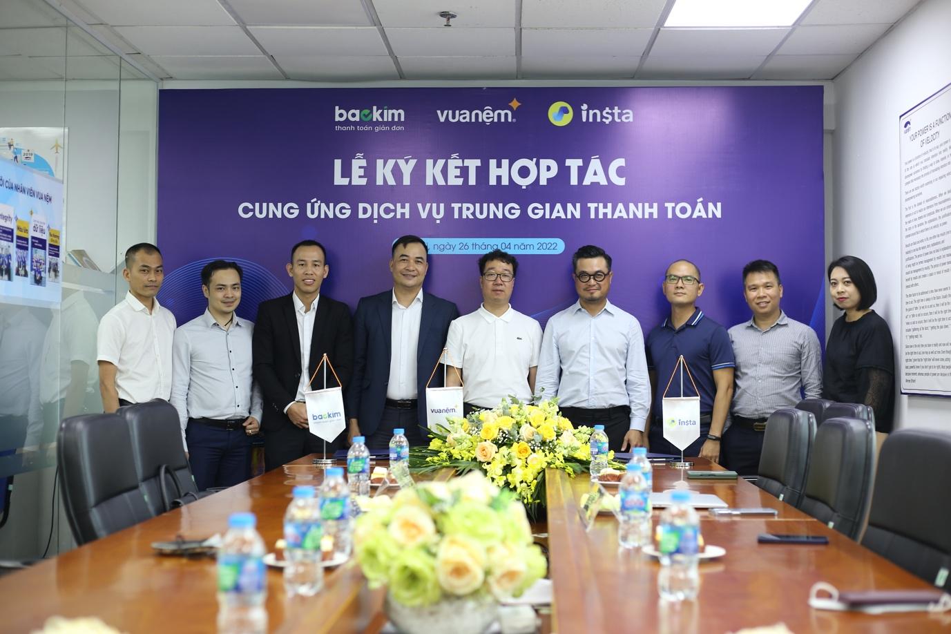 Lễ ký kết 3 bên giữa Baokim, Vua Nệm và Amigo Fintech.