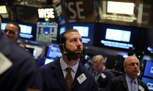 Dow Jones “bay” hơn 900 điểm trong phiên cuối tháng