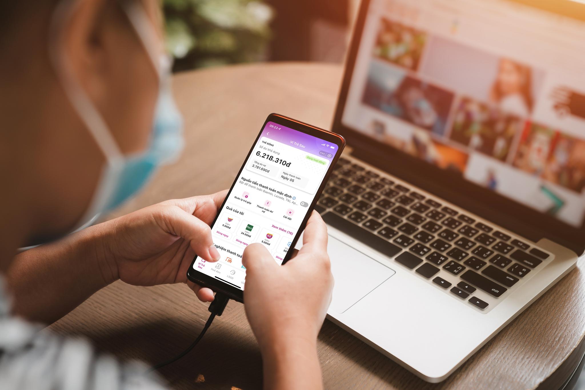 Giới trẻ ngày nay quan tâm hơn đến quản lý tiền bạc và làm sao để “tiền đẻ ra tiền” một cách hiệu quả nhất. Ảnh: MoMo.