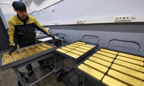 Giá vàng thế giới lao dốc chóng mặt, thấp hơn trong nước 18 triệu đồng/lượng