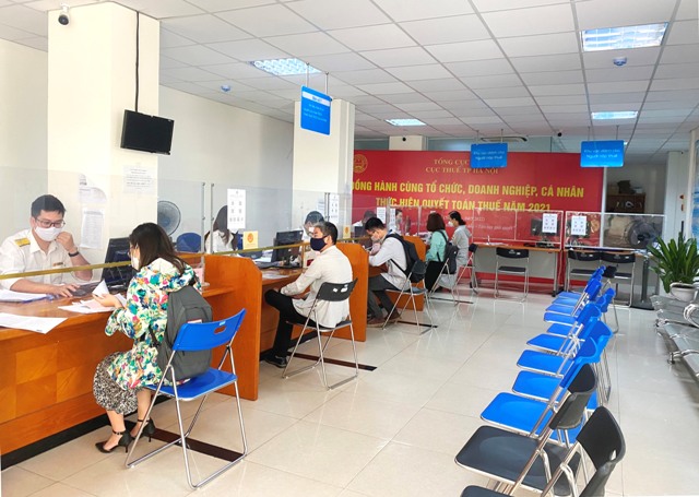 Số hồ sơ nộp trực tiếp tại Cục Thuế TP. Hà Nội giảm 59% so cùng kỳ.