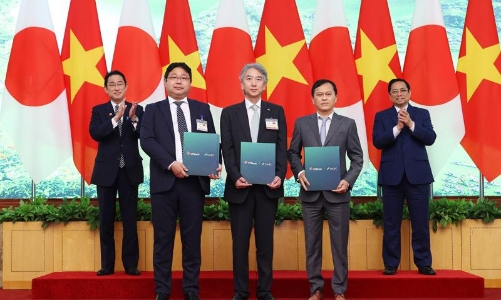 VPBank & SMBC sign MoU on boosting financial market