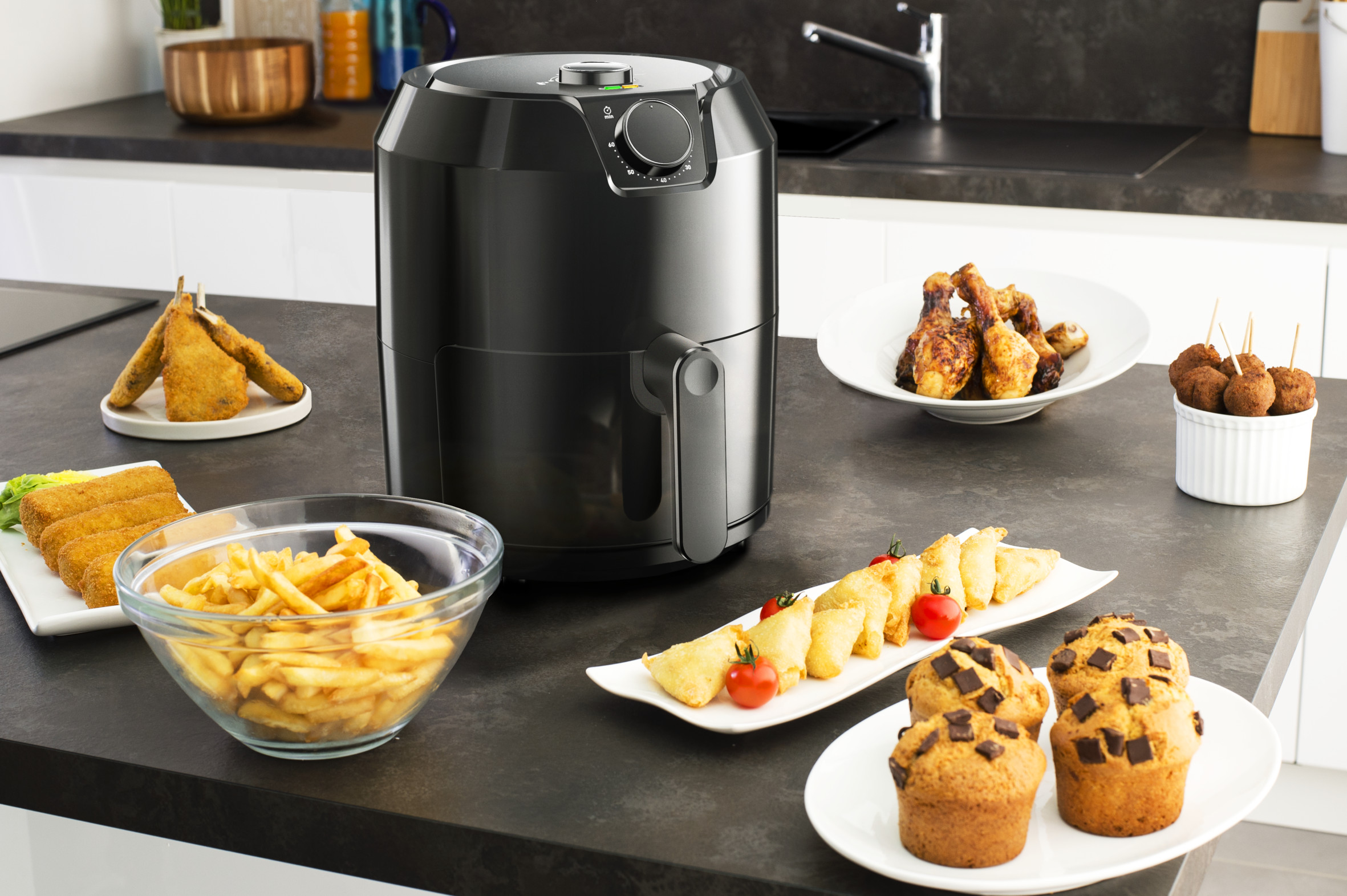Nồi chiên không dầu Tefal EY201815 dung tích 4.2L giảm 56% chỉ còn 1.949.000 đồng.
