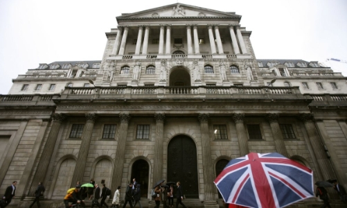 Dự báo lạm phát lên 10% trong năm nay, vì sao Anh chỉ tăng lãi suất “rón rén”?