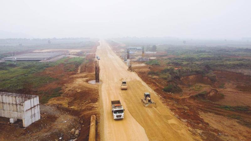 Cao tốc Bắc-Nam giai đoạn 2 được chia thành 12 dự án thành phần vận hành độc lập, tổ chức triển khai thi công trong năm 2022, cơ bản hoàn thành năm 2025.