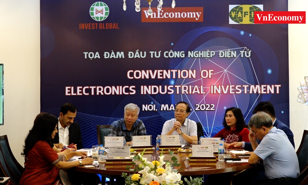 Tọa đàm Đầu tư Công nghiệp điện tử tại Việt Nam diễn ra sáng 6/5 tại Hà Nội.