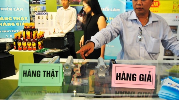Nhiều người tiêu dùng Việt đang tiếp tay cho hàng giả?