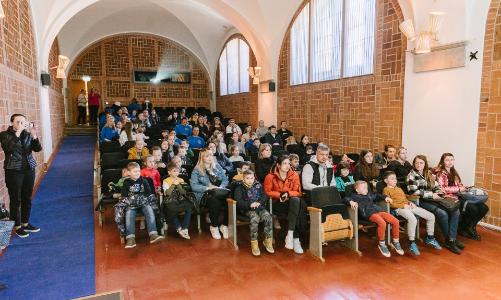 Oriflame hỗ trợ Trung tâm cộng đồng trẻ em Ukraine đi vào hoạt động tại Stockholm