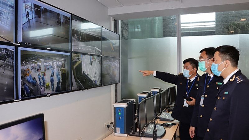 Cơ quan hải quan kiểm tra chuyên đề, kiểm tra đột xuất theo dấu hiệu vi phạm và kiểm tra trực tuyến.