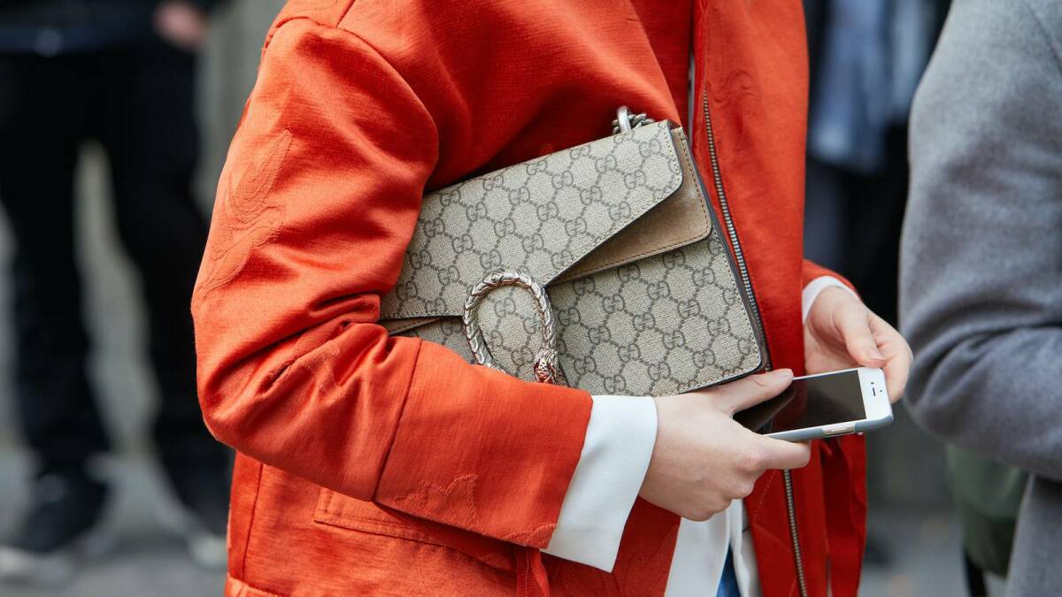 Quyết định chấp nhận thanh toán bằng tiền điện tử của Gucci cho thấy các thương hiệu xa xỉ đang cố gắng thu hút thế hệ người tiêu dùng trẻ.