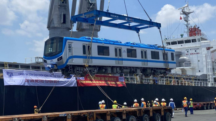 Đến nay, metro số 1 Bến Thành - Suối Tiên đã nhập đủ 17 đoàn tàu cho dự án và đang tập trung toàn lực thúc đẩy tiến độ để kịp tích hợp hệ thống, thử nghiệm và vận hành...