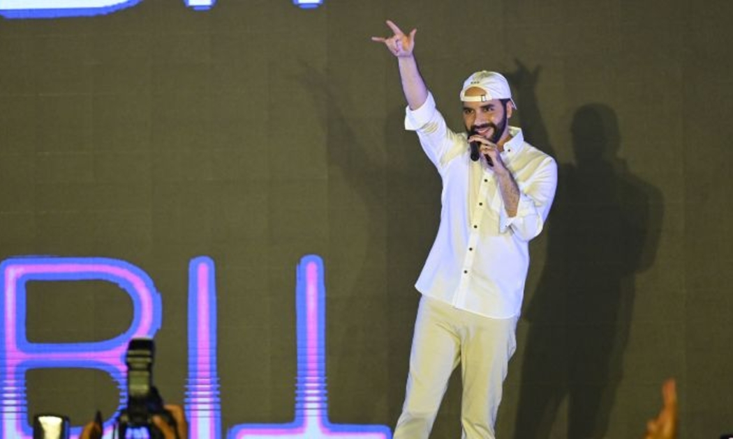 Tổng thống El Salvador, Nayib Bukele, tại hội nghị Bitcoin Latinh (LaBitConf) ở bãi biển Mizata, El Salvador, nơi ông công bố kế hoạch “Thành phố Bitcoin