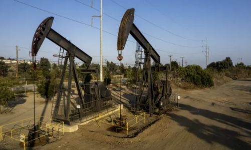 Giá dầu “bay” 6% vì phong toả chống Covid-19 ở Trung Quốc