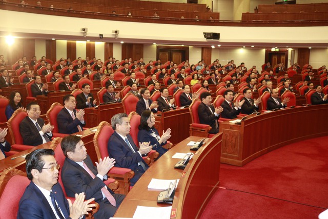 C&aacute;c đại biểu dự phi&ecirc;n bế mạc Hội nghị Trung ương 5 - Ảnh: VGP