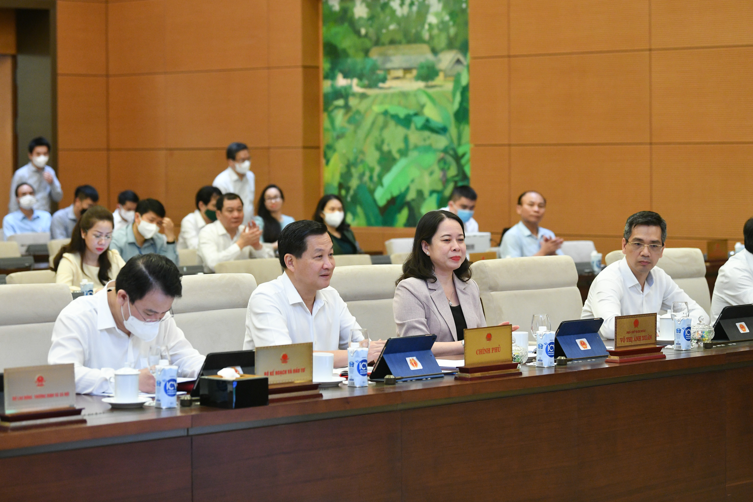 Các đại biểu tham dự phiên họp - Ảnh: VGP