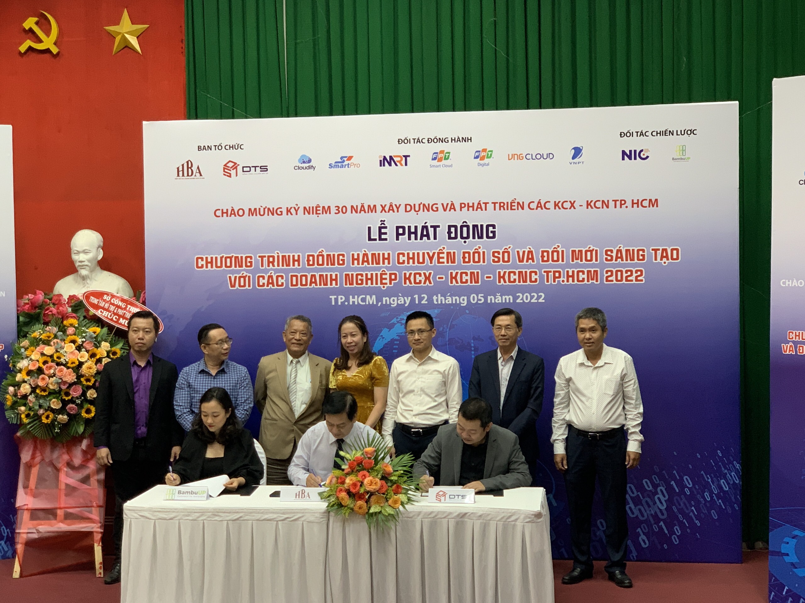 Hiệp hội các Doanh nghiệp Khu công nghiệp TP.HCM (HBA) tiến hành ký kết hợp tác chiến lược với Liên minh Chuyển đổi số (DTS) và Nền tảng kết nối đổi mới sáng tạo BambuUP sáng 12/5.