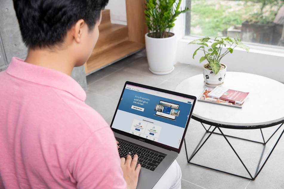 Người dùng có thể trải nghiệm công cụ trên website onehousing.vn hoặc tính năng OneHousing trên ứng dụng VinID.
