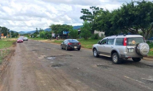 Gấp rút hoàn thiện báo cáo nghiên cứu khả thi dự án nâng cấp cầu, đường trên Quốc lộ 19