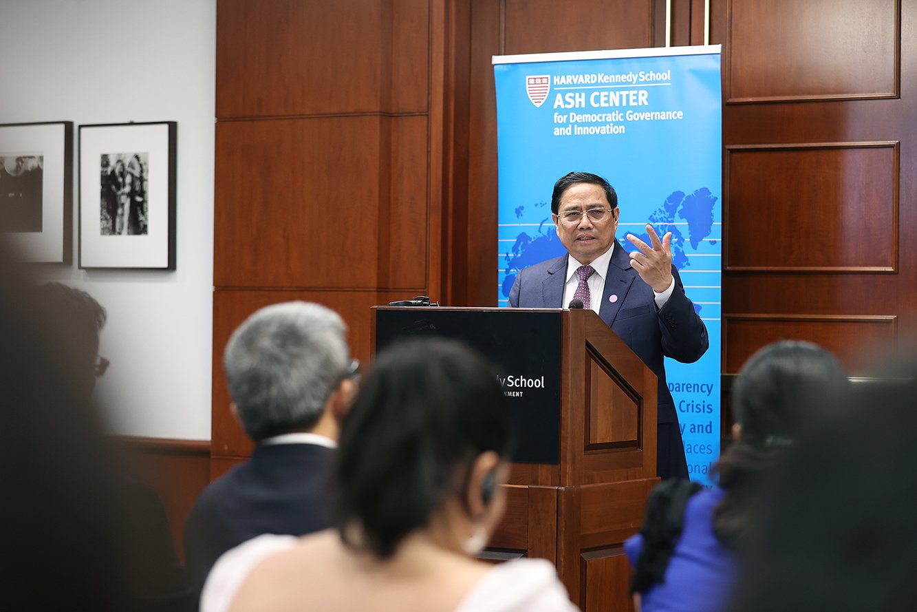 Thủ tướng ph&aacute;t biểu tại tọa đ&agrave;m ch&iacute;nh s&aacute;ch tại Đại học Harvard. Ảnh - VGP.&nbsp;