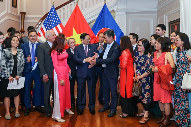 Thủ tướng Phạm Minh Chính gặp gỡ đại diện cộng đồng người Việt ở khu Bờ Đông Hoa Kỳ. Ảnh - VGP. 