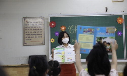 Hà Nội thành lập 38 hội đồng chọn sách giáo khoa lớp 3, lớp 7, lớp 10