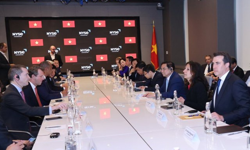Thủ tướng dự tọa đàm bàn tròn với CEO một số tập đoàn, quỹ đầu tư hàng đầu đang niêm yết tại Sàn giao dịch chứng khoán New York (NYSE). Ảnh - VGP.