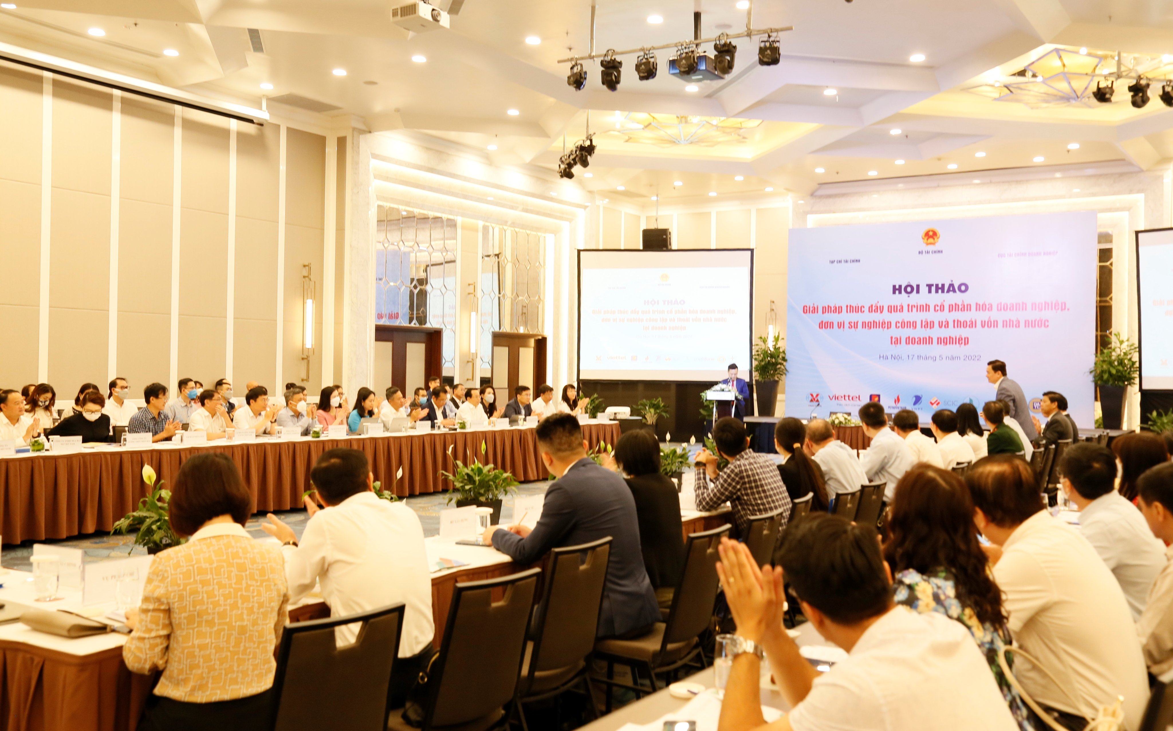 To&agrave;n cảnh hội thảo.