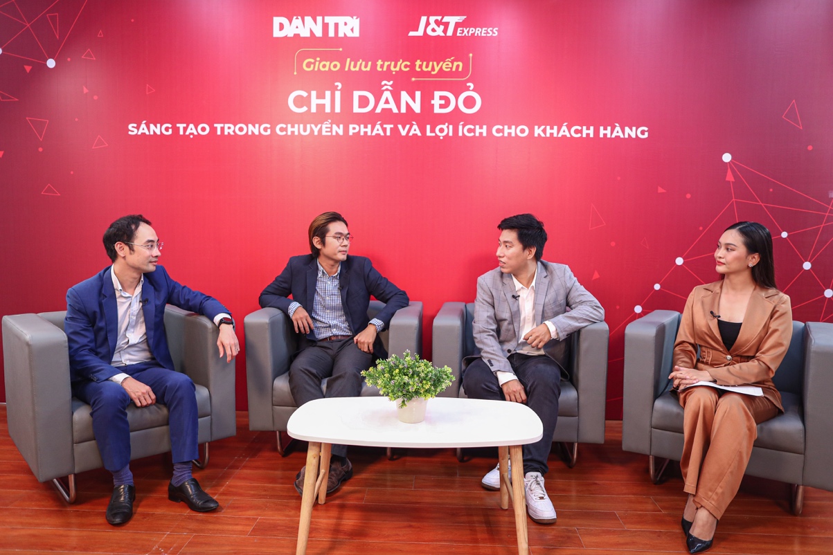 Các diễn giả trong “Chỉ Dẫn Đỏ” đánh giá về tiềm năng của nhượng quyền bưu cục.