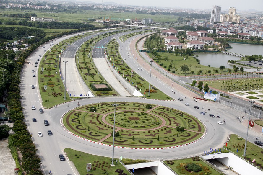 Đường đại lộ Thăng Long là tuyến đường huyết mạch của TP. Hà Nội.